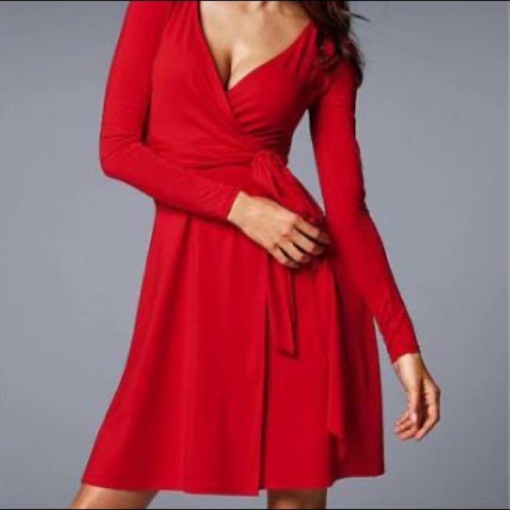 BRAND NEW ❤️ Red Intermix low cut dress! 💃